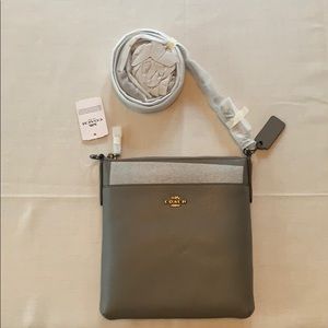 Kitt Messenger Crossbody in Grey